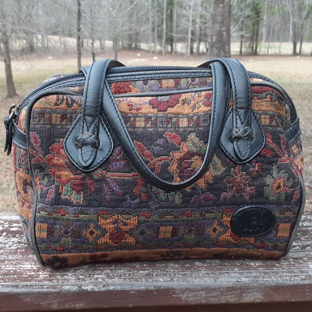 Beautiful Liz Claiborne Purse Tapestry with Leather Trim Very Nice Condition